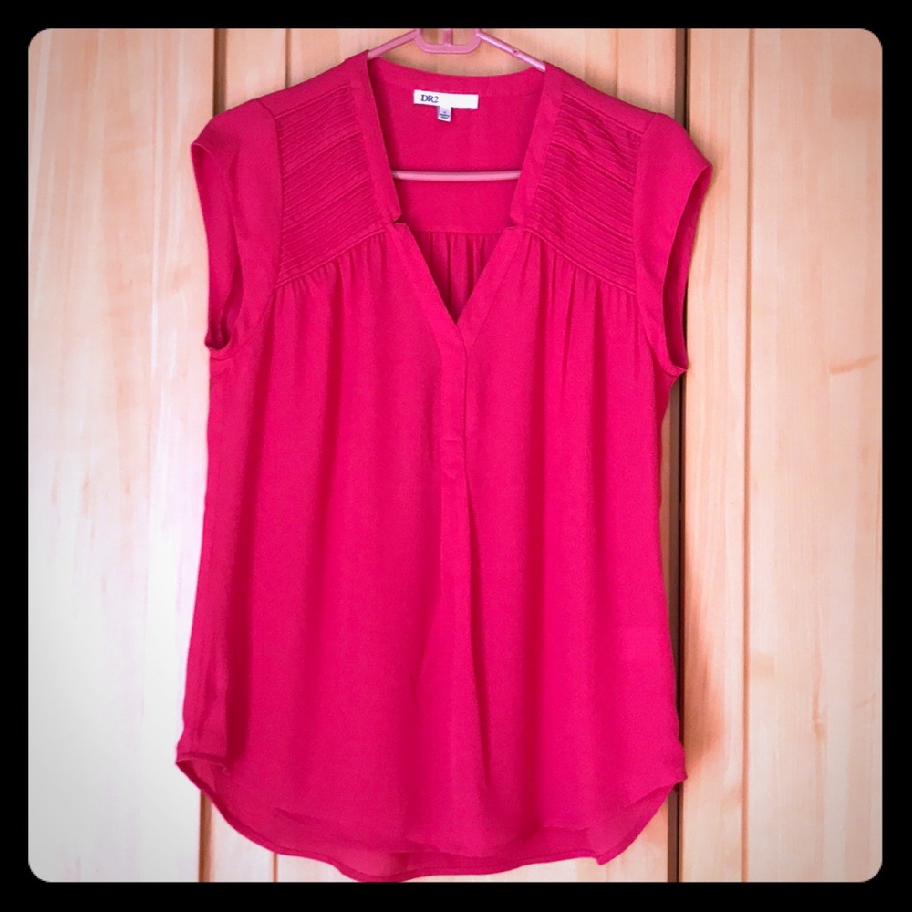 Hot pink S cap sleeve shirt with v neck and pleats